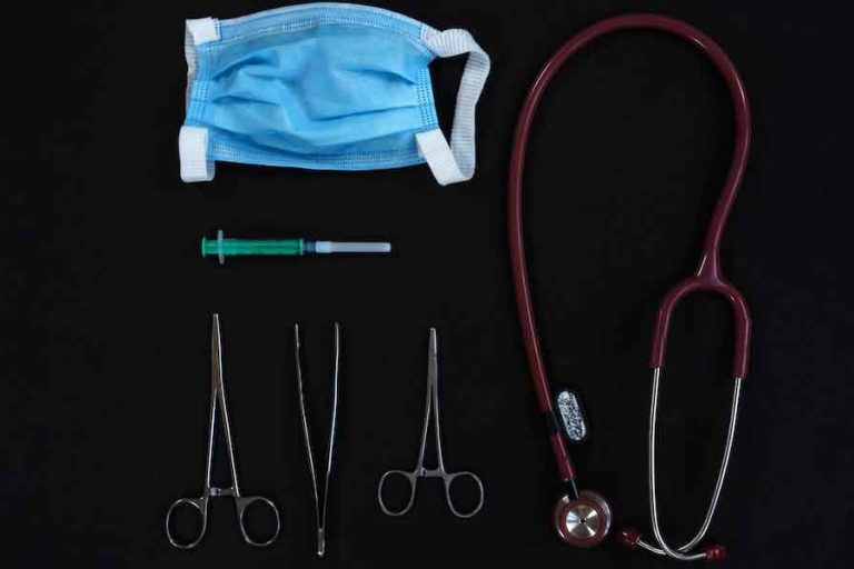 The best respirator mask for smoke and dust